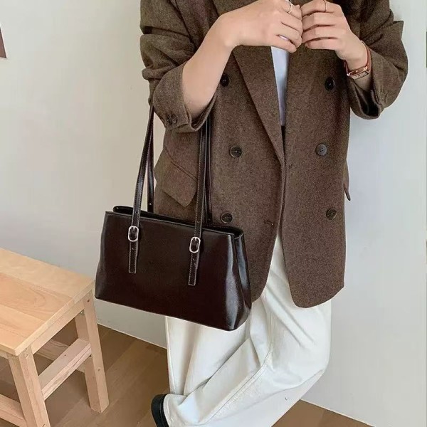 Korean niche brand women's tote bag, large capacity, retro style, cross-border women's bag, new autumn/winter style, high-end commuter bag.